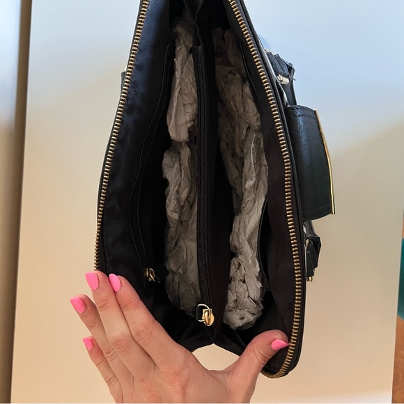 [Calvin Klein] Black & White Stripe Purse - Picture 7 of 7